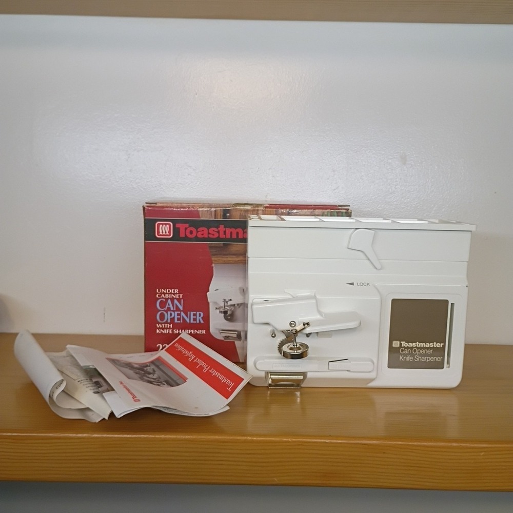 Toastmaster Under Cabinet Electric Can Opener w/Knife Sharpener Model 2209